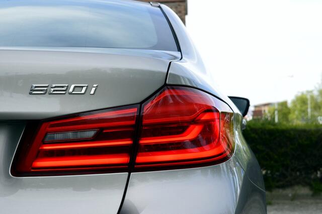 BMW 5-Serie 520i High Executive Edition Rijklaarprijs-Garantie Leder Navigatie Trekhaak Schuifdak Led Camera