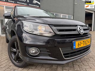 VOLKSWAGEN TIGUAN 1.4 TSI Sport&Style met elec panorama dak en trekhaak en navigatie en