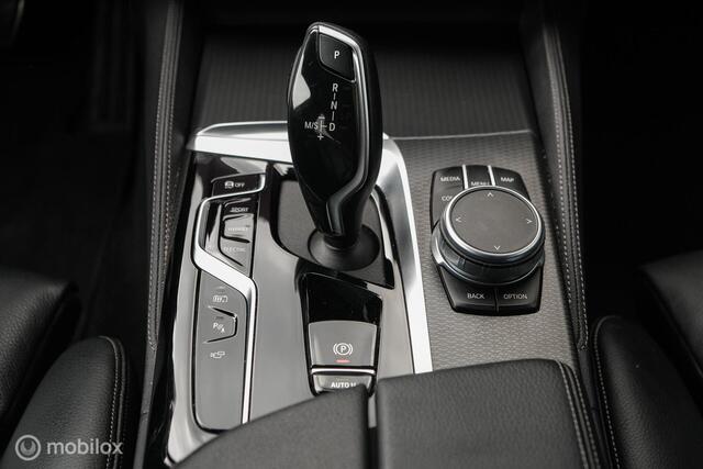 BMW 5-Serie Touring 530e Business Edition Plus | 92% SOH | M- Pakket | Pano | Harman Kardon | Trekhaak | 360 Camera | HUD | ACC | DAB+ | Stoelverwarming
