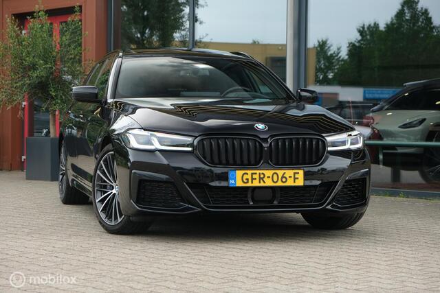 BMW 5-Serie Touring 530e Business Edition Plus | 92% SOH | M- Pakket | Pano | Harman Kardon | Trekhaak | 360 Camera | HUD | ACC | DAB+ | Stoelverwarming