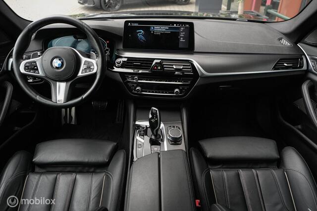 BMW 5-Serie Touring 530e Business Edition Plus | 92% SOH | M- Pakket | Pano | Harman Kardon | Trekhaak | 360 Camera | HUD | ACC | DAB+ | Stoelverwarming