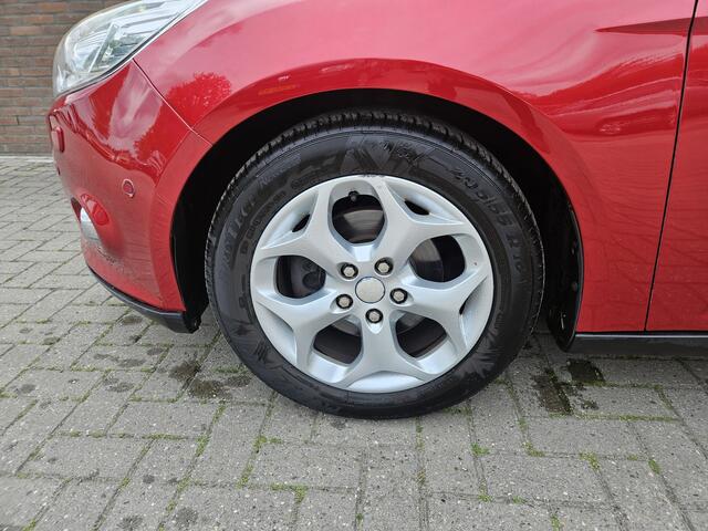 Ford Focus Wagon 1.6 TDCI ECOnetic Lease Titanium