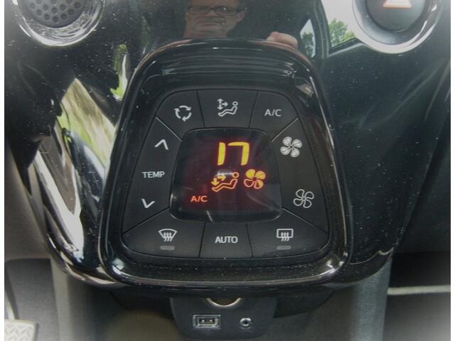 Toyota Aygo 1.0 VVT-i x-joy 5-Drs Navi/Ecc/Lmv/Camera/Carplay