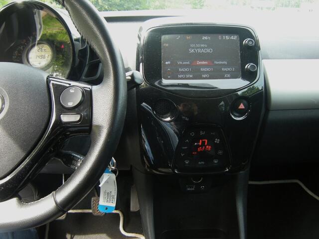 Toyota Aygo 1.0 VVT-i x-joy 5-Drs Navi/Ecc/Lmv/Camera/Carplay