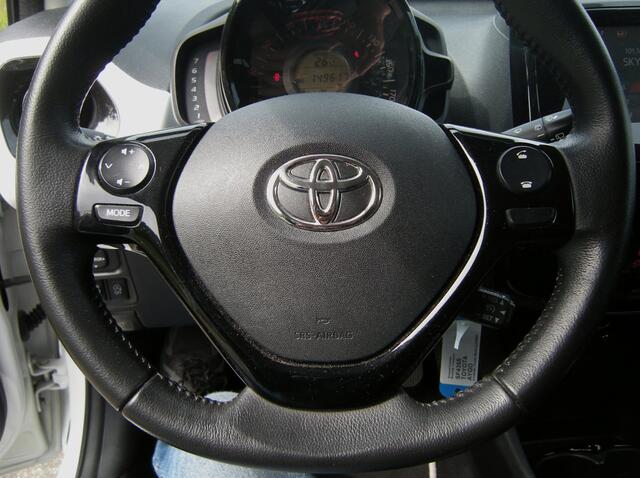 Toyota Aygo 1.0 VVT-i x-joy 5-Drs Navi/Ecc/Lmv/Camera/Carplay
