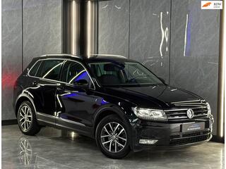 VOLKSWAGEN TIGUAN 2.0 TDI Connected Series |DSG|Stoelverw|Vol Onderh|Stuurverw|elek. Achterklep|elek. Trekhaak|2e Eignr|Boekjes