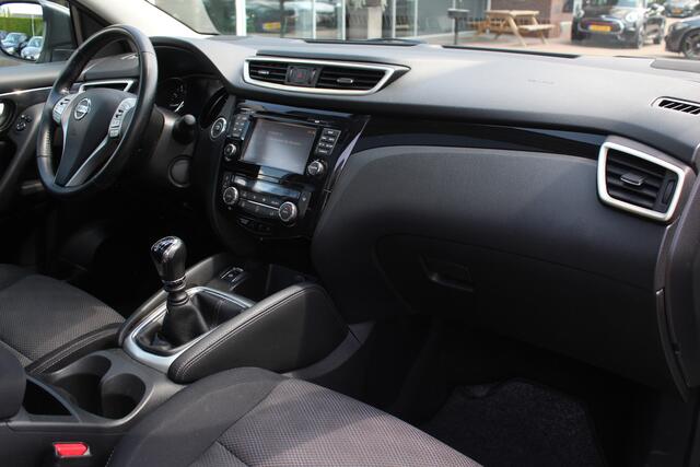 Nissan Qashqai 1.2 Connect Edition / Trekhaak / Camera / Panoramadak / Keyless / Navigatie / 17'' / DAB / Cruise Control /