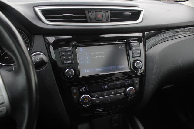 Nissan Qashqai 1.2 Connect Edition / Trekhaak / Camera / Panoramadak / Keyless / Navigatie / 17'' / DAB / Cruise Control /