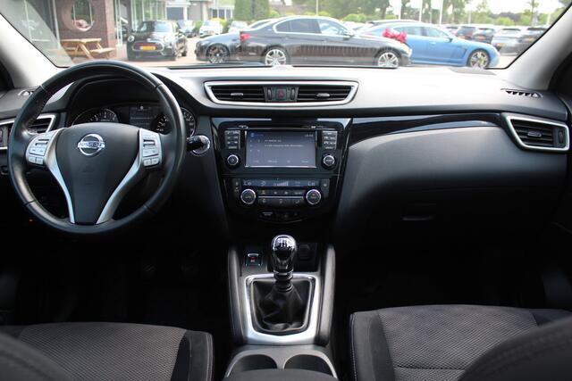 Nissan Qashqai 1.2 Connect Edition / Trekhaak / Camera / Panoramadak / Keyless / Navigatie / 17'' / DAB / Cruise Control /