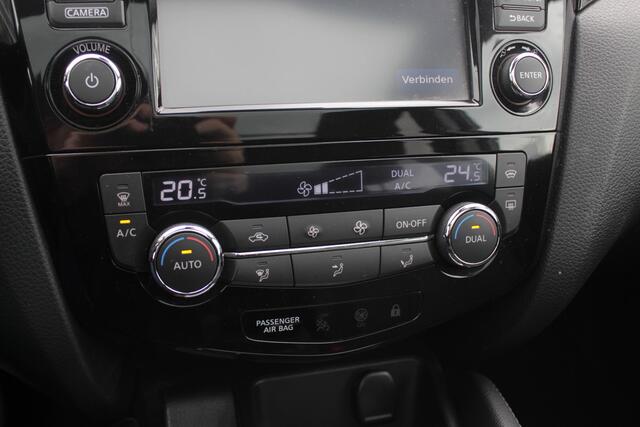 Nissan Qashqai 1.2 Connect Edition / Trekhaak / Camera / Panoramadak / Keyless / Navigatie / 17'' / DAB / Cruise Control /