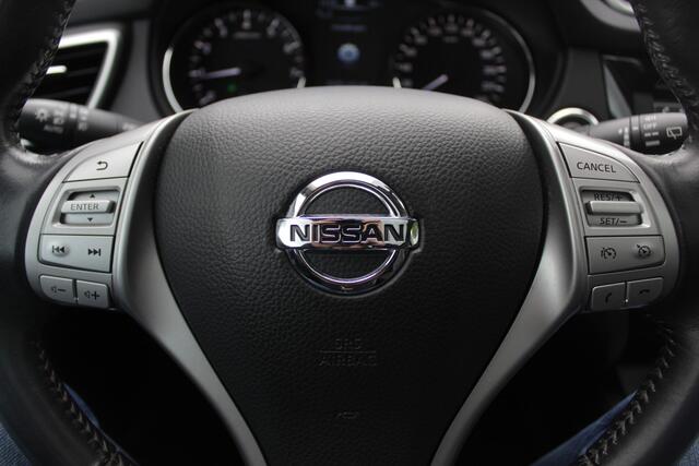 Nissan Qashqai 1.2 Connect Edition / Trekhaak / Camera / Panoramadak / Keyless / Navigatie / 17'' / DAB / Cruise Control /