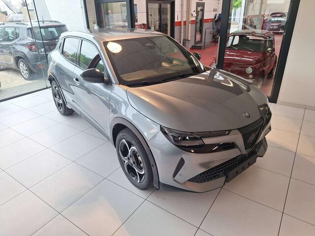 Alfa Romeo Junior 1.2 Turbo Hybrid Ibrida Ti Ti