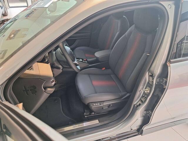 Alfa Romeo Junior 1.2 Turbo Hybrid Ibrida Ti Ti