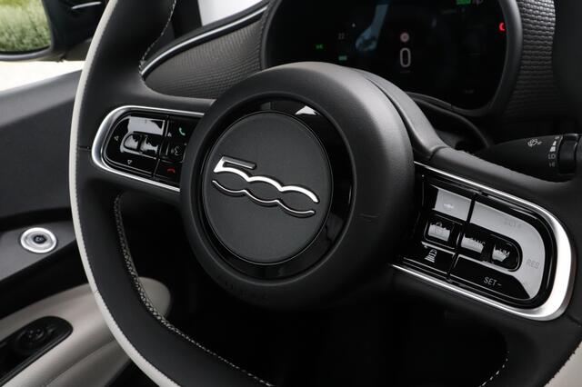 Fiat 500c La Prima 42 kWh | Technology | Winter | 17