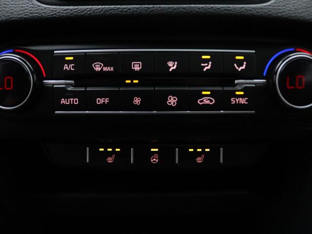 KIA CEE D Ceed Sportswagon T-GDi GT-Line 160pk Camera | Adapt. Cruise | Stoel-/stuurverw. | Panoramadak | Trekhaak afneembaar.