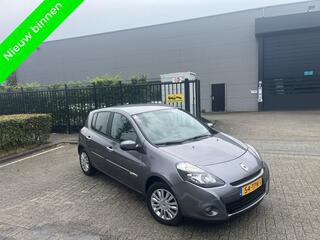 Renault Clio 1.5 dCi Cruisecontrol Clima Navigatiesysteem