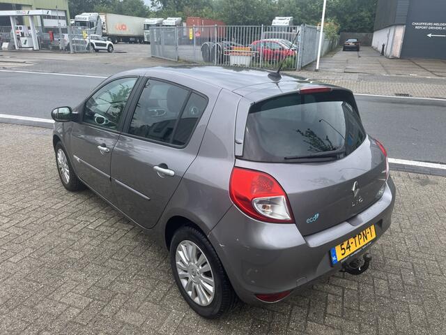 Renault Clio 1.5 dCi Cruisecontrol Clima Navigatiesysteem