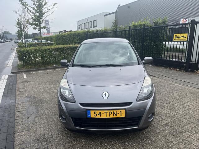 Renault Clio 1.5 dCi Cruisecontrol Clima Navigatiesysteem