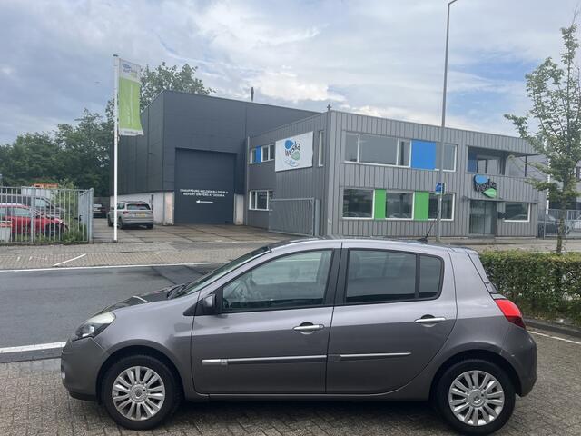 Renault Clio 1.5 dCi Cruisecontrol Clima Navigatiesysteem