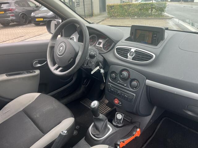 Renault Clio 1.5 dCi Cruisecontrol Clima Navigatiesysteem