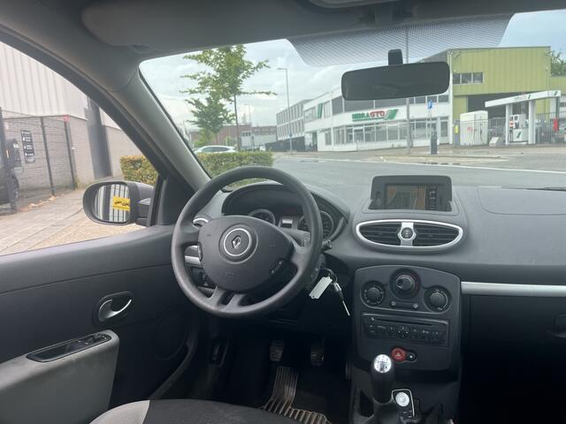 Renault Clio 1.5 dCi Cruisecontrol Clima Navigatiesysteem