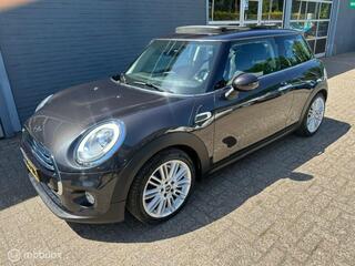 MINI COOPER 3-Deurs 1.5 Chili / Panorakadak / Gratis afleverpakket incl bovag garantie