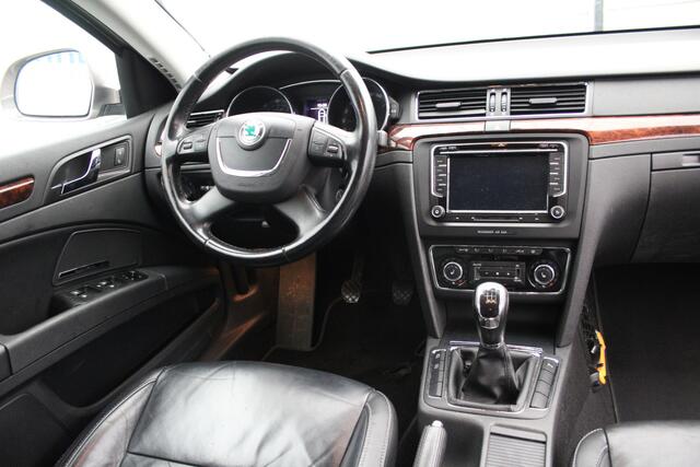 Skoda Superb Combi 1.8 TSI Elegance Business Line nette station met trekhaak
