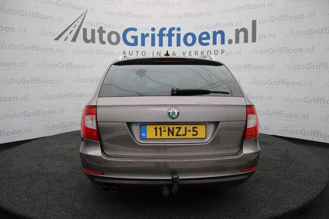 Skoda Superb Combi 1.8 TSI Elegance Business Line nette station met trekhaak