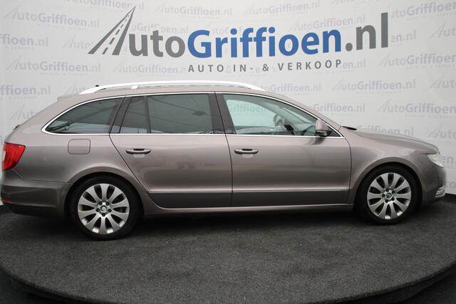 Skoda Superb Combi 1.8 TSI Elegance Business Line nette station met trekhaak