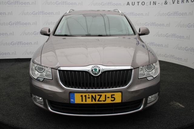 Skoda Superb Combi 1.8 TSI Elegance Business Line nette station met trekhaak