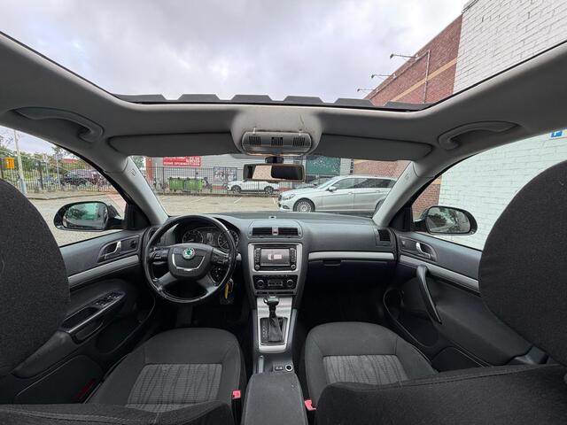 Skoda Octavia Combi 1.2 TSI Elegance Business Line - DSG - RIJDT & SCHAKELT GOED