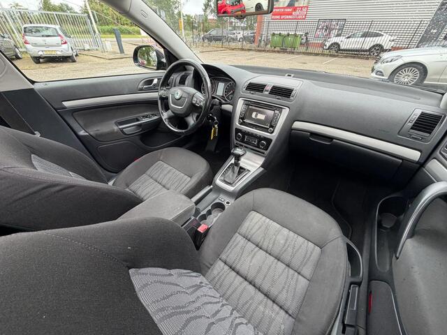 Skoda Octavia Combi 1.2 TSI Elegance Business Line - DSG - RIJDT & SCHAKELT GOED