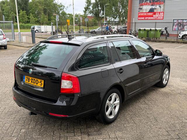 Skoda Octavia Combi 1.2 TSI Elegance Business Line - DSG - RIJDT & SCHAKELT GOED
