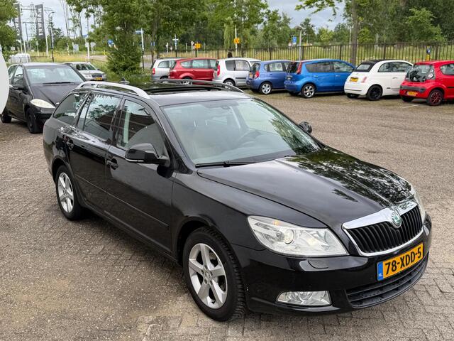 Skoda Octavia Combi 1.2 TSI Elegance Business Line - DSG - RIJDT & SCHAKELT GOED