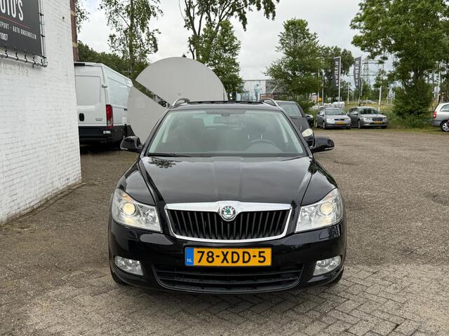 Skoda Octavia Combi 1.2 TSI Elegance Business Line - DSG - RIJDT & SCHAKELT GOED