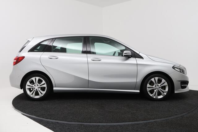 Mercedes-Benz B-Klasse 180 Ambition NAVIGATIE, CRUISE CONTROL, PARKEERSENSOREN