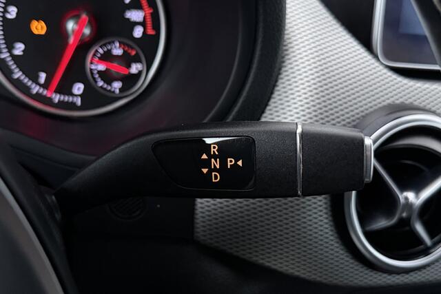 Mercedes-Benz B-Klasse 180 Ambition NAVIGATIE, CRUISE CONTROL, PARKEERSENSOREN