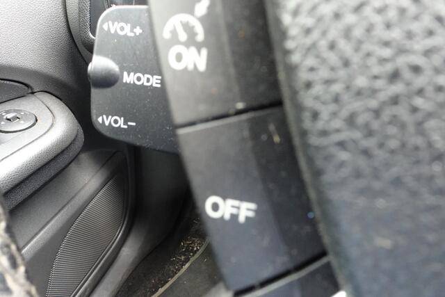 Ford Focus Wagon 1.6-16V Ambiente grijskenteken benzine uitvoering uniek 