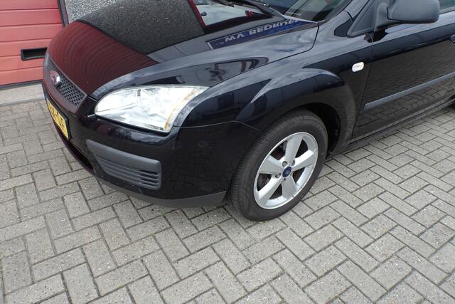 Ford Focus Wagon 1.6-16V Ambiente grijskenteken benzine uitvoering uniek 