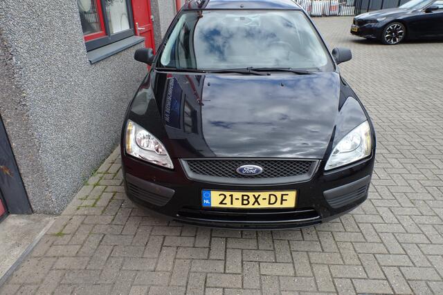 Ford Focus Wagon 1.6-16V Ambiente grijskenteken benzine uitvoering uniek 