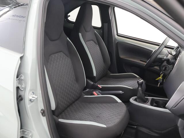 Toyota Aygo X 1.0 VVT-i MT Pulse | LED | Navigatie | Parkeercamera | DAB | Apple Carplay/Android Auto | Climate Control | Cruise Control Adaptief |