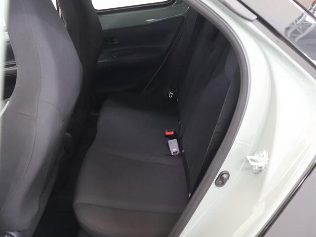 Toyota Aygo X 1.0 VVT-i MT Pulse | LED | Navigatie | Parkeercamera | DAB | Apple Carplay/Android Auto | Climate Control | Cruise Control Adaptief |