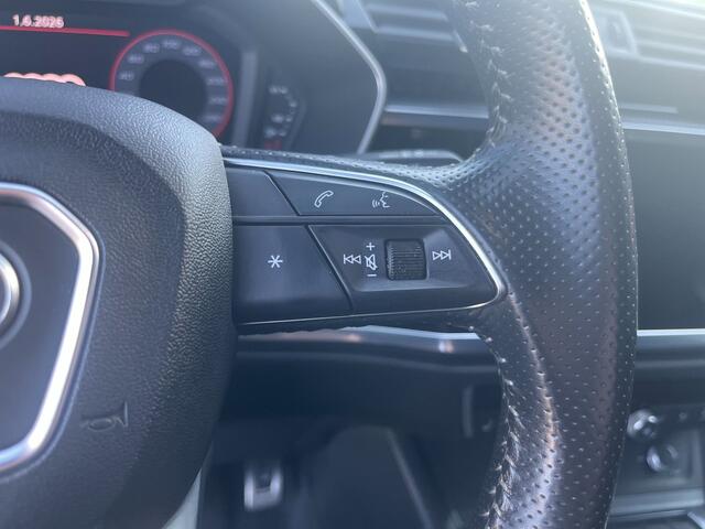 Audi Q3 35 TFSI S edition | Met o.a. climate, stoelverwarming, AppleCarPlay/AndroidAuto, navigatie en LED