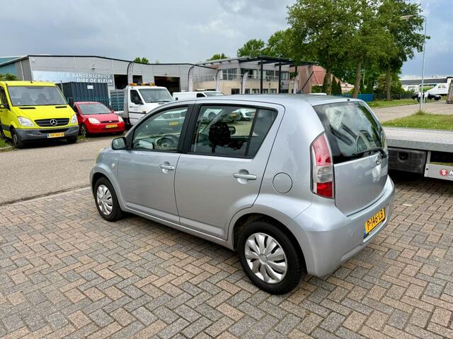 Daihatsu Sirion 2 1.0-12V - Zeer Netjes - Airco