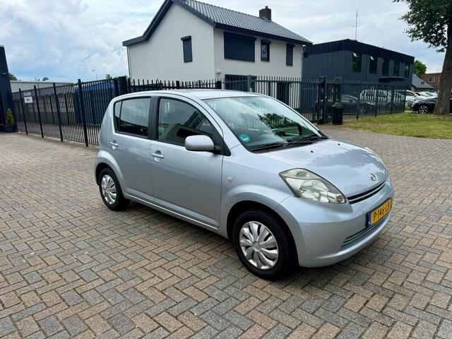 Daihatsu Sirion 2 1.0-12V - Zeer Netjes - Airco