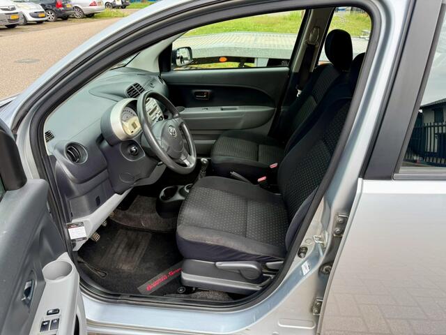 Daihatsu Sirion 2 1.0-12V - Zeer Netjes - Airco