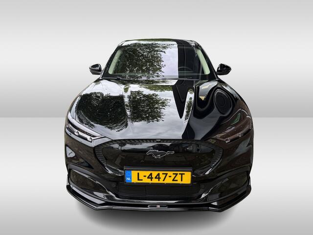 Ford Mustang Mach-E GT RWD 75 kWh | 305 pk 485 NM | SOH 94% | spoilerpakket | getuned | maxhaust sound system | stoelverwarming | stuurverwarming | 20 inch