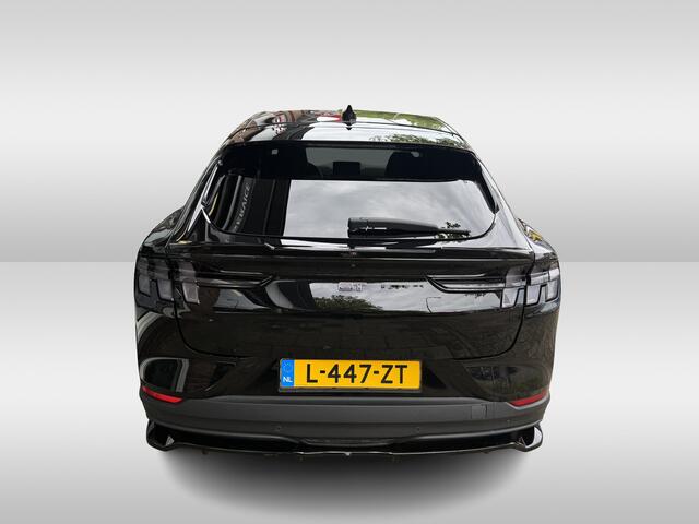 Ford Mustang Mach-E GT RWD 75 kWh | 305 pk 485 NM | SOH 94% | spoilerpakket | getuned | maxhaust sound system | stoelverwarming | stuurverwarming | 20 inch
