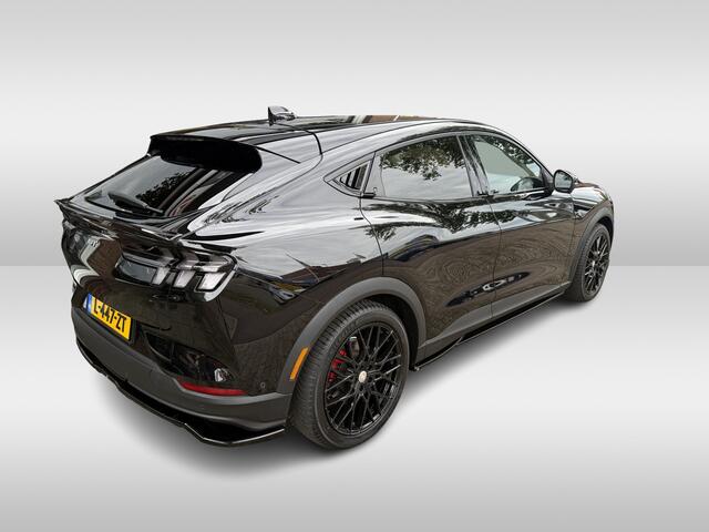 Ford Mustang Mach-E GT RWD 75 kWh | 305 pk 485 NM | SOH 94% | spoilerpakket | getuned | maxhaust sound system | stoelverwarming | stuurverwarming | 20 inch