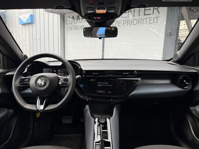 Alfa Romeo Junior 1.2 Turbo Hyb Ibrida